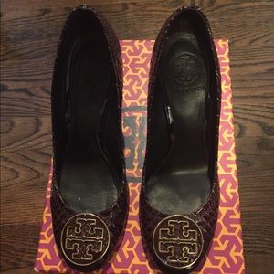 Size 8 Tory Burch chocolate brown snake wedge